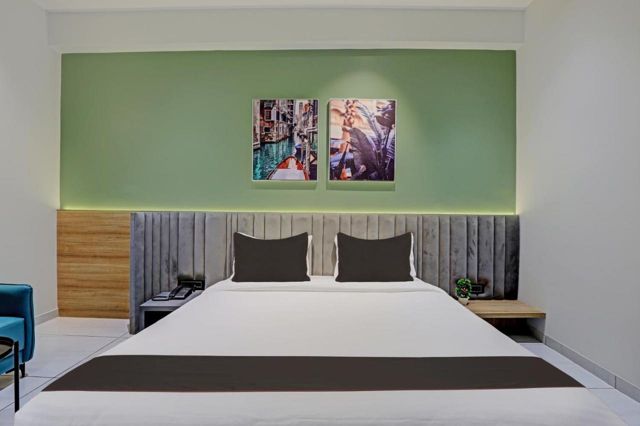 Hotel Lee Platinum أحمد أباد المظهر الخارجي الصورة