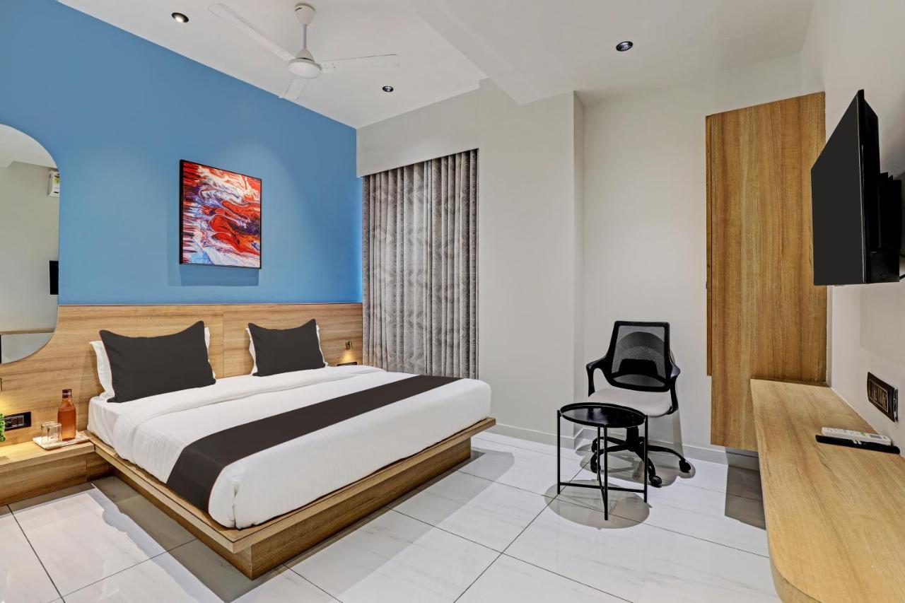 Hotel Lee Platinum أحمد أباد المظهر الخارجي الصورة