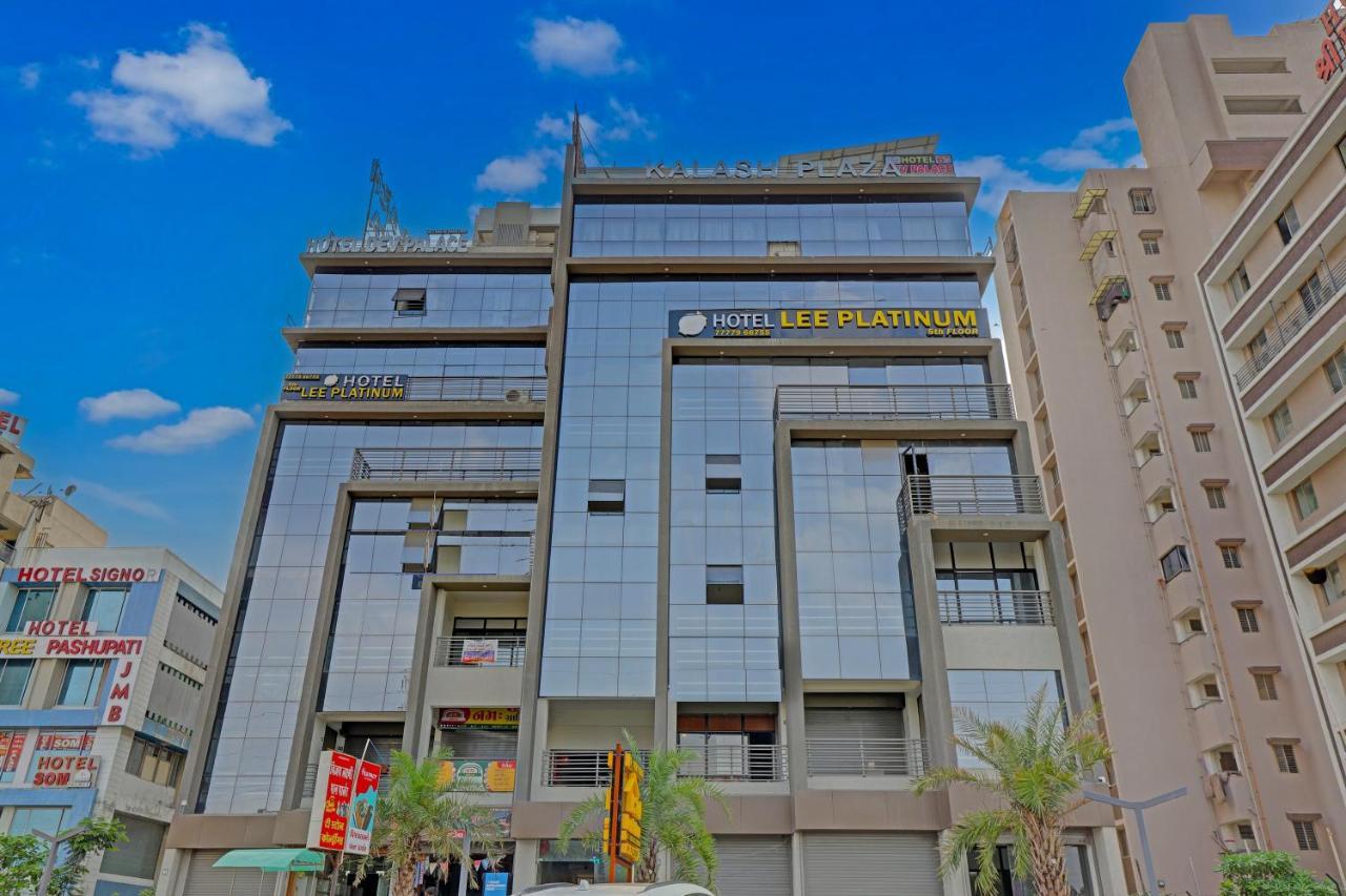 Hotel Lee Platinum أحمد أباد المظهر الخارجي الصورة