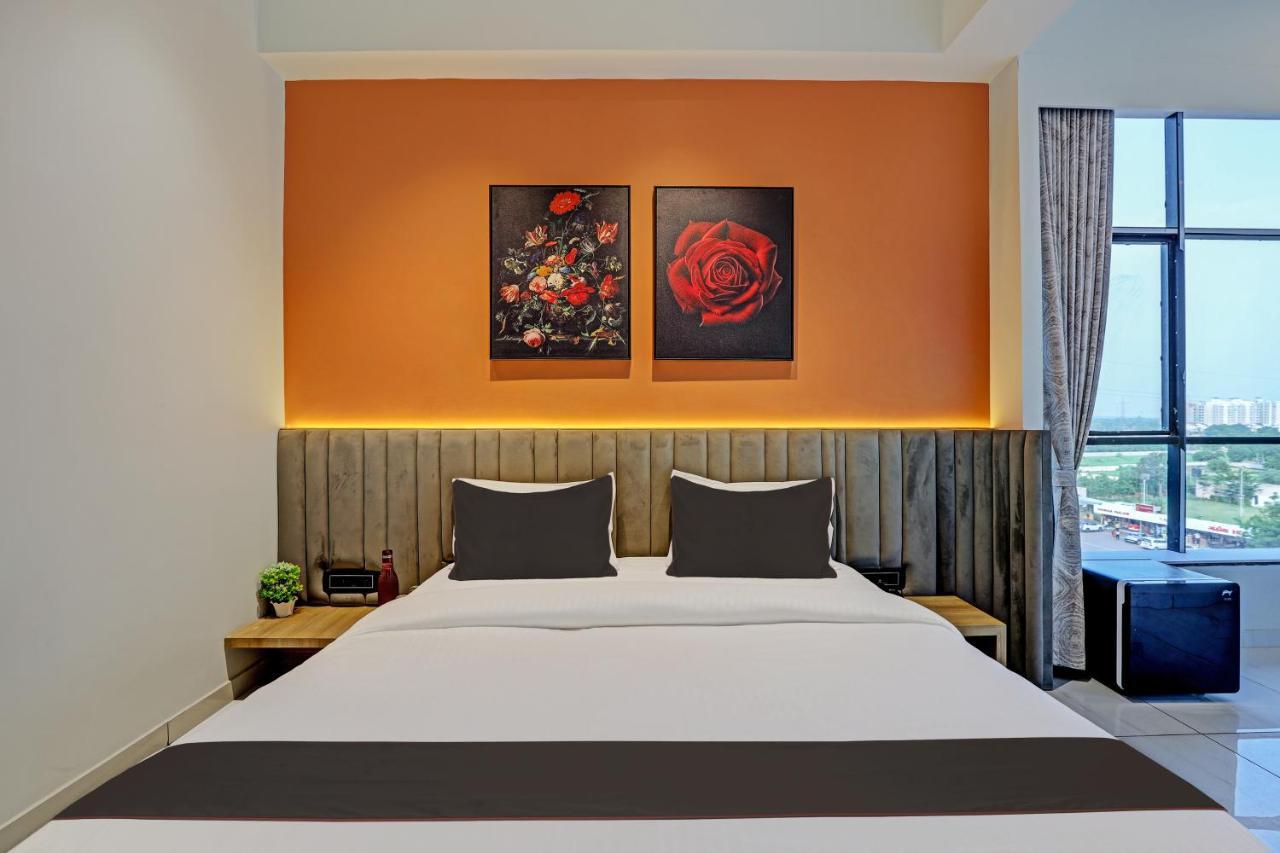 Hotel Lee Platinum أحمد أباد المظهر الخارجي الصورة