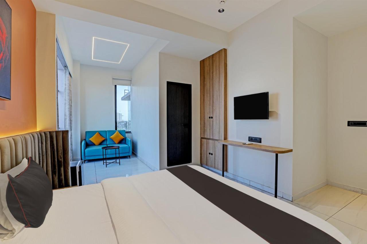 Hotel Lee Platinum أحمد أباد المظهر الخارجي الصورة