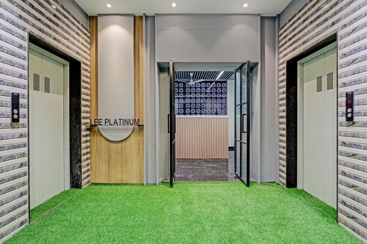 Hotel Lee Platinum أحمد أباد المظهر الخارجي الصورة