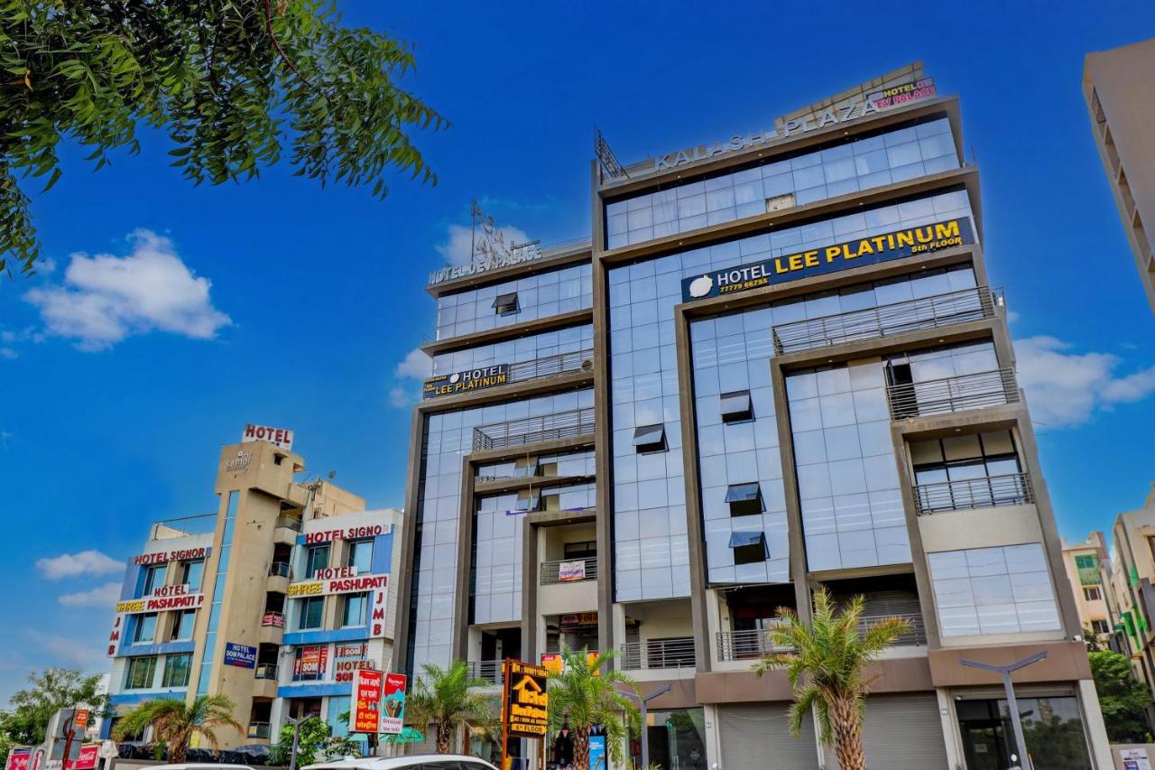 Hotel Lee Platinum أحمد أباد المظهر الخارجي الصورة